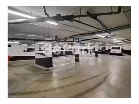 garage à louer à rue villain xiiii 55 bruxelles (vbe79452)