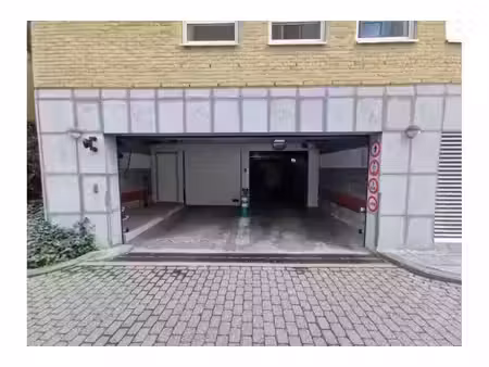 garage à louer à boulevard du triomphe 172 auderghem (vbe79274)