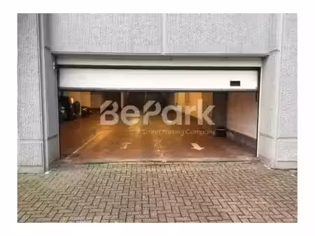 garage à louer à place solvay 4 schaerbeek (vbe79282)