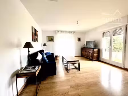 appartement f3 meublé à chantilly avec jardin