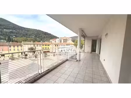 appartement t3 de 76 m² avec terrasse  cave et stationnement  au cœur de la valette-du-var