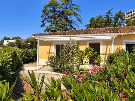 saint-raphaël - t3 rez-de-jardin - entièrement rénové
