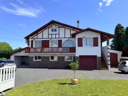 location meublée maison 4 pièces 103.36 m² à anglet (64600)  1 560 €