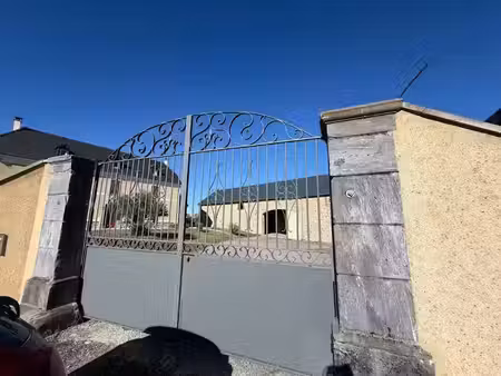 location ferme 5 pièces 211 m² à lourenties (64420)  1 500 €