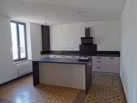 location maison 5 pièces 136 m² à tournissan (11220)  800 €