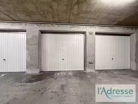 location parking 17 m² à ajaccio (20000)  150 €