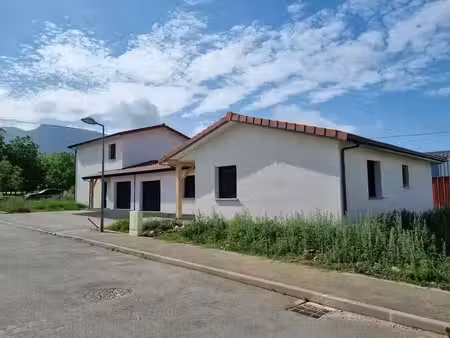 location maison 4 pièces 92.2 m² à saint-romans (38160)  1 056 €