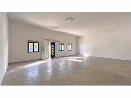 location local commercial 80m² breuil le vert 60600