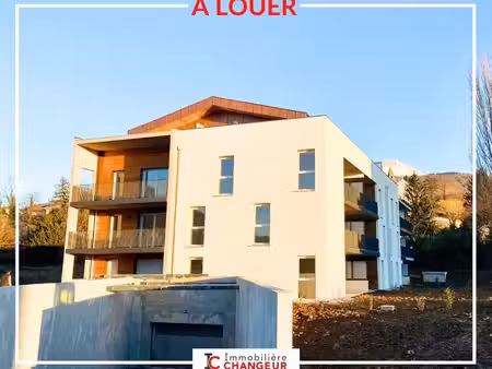 location parking coublevie 38500 - 85 € - surface privée