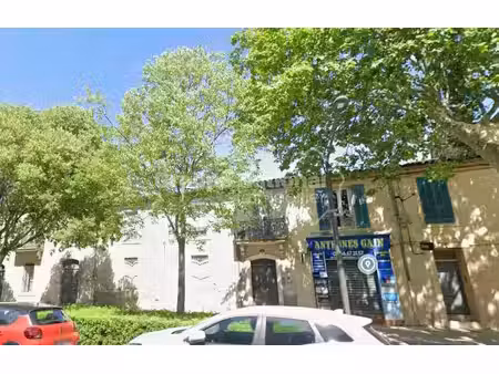 location local commercial 43m2 nîmes 30900 - 577 € - surface privée