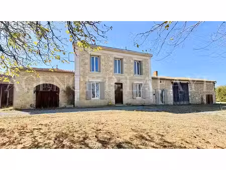 bel entre-deux-mers - maison de maitre de la fin du xixème siècle en très bon état