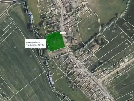 terrain a batir de 39 ares   60 metres de facade   proche luxembourg