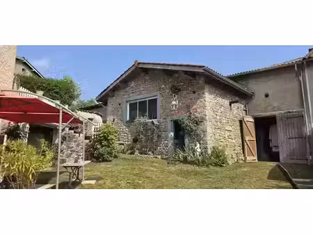 vente maison 5 pièces 228 m² à sainte-agathe (63120)  270 000 €