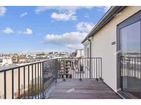 location local professionnel 359m²