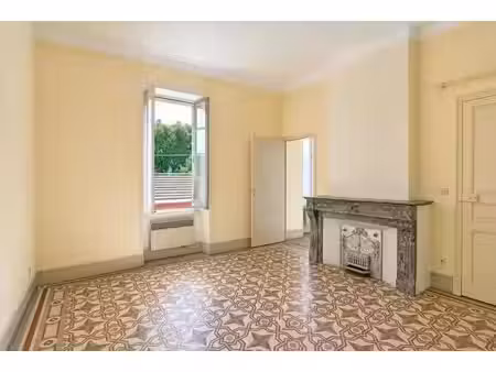 immeuble de 4 lots de 253 m² situé près de saint-martin-de-valgalgues