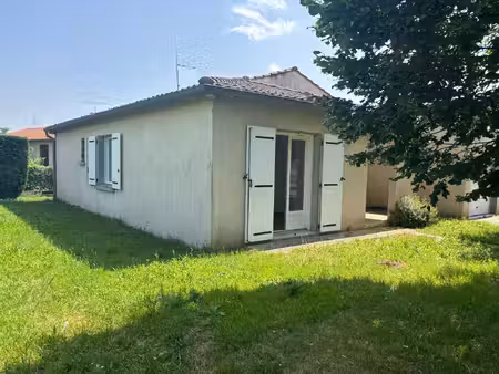 maison avec jardin et garge dans quartier calme a revel