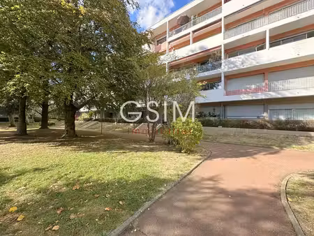 appartement de luxe de 111 m2 en location garches  île-de-france