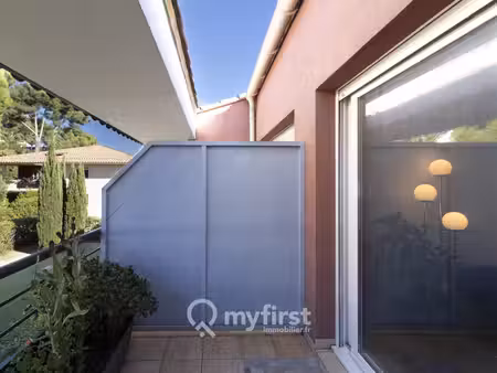 superbe t2 de 45 m² en dernier étage avec terrasse