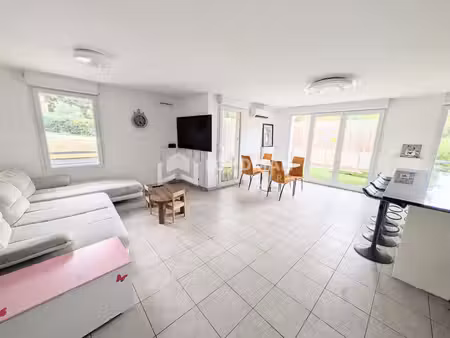 t3 lumineux 75 m² + terrasse 16 m² + double parking – marseille 13011 (saint-loup)