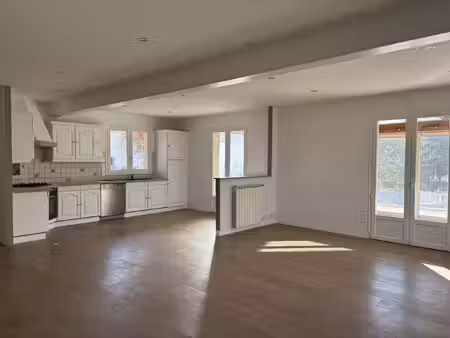 maison familiale avec piscine – grand terrain – volvic