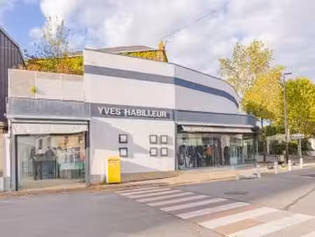 vente bureaux et commerces à couëron (44220) : à vendre / 520m² couëron