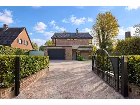 huis te koop in brasschaat met 4 slaapkamers
