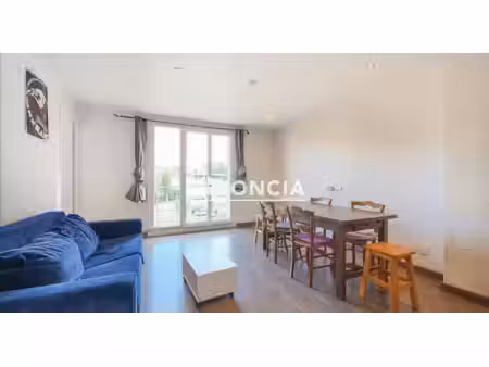 grenoble  17 rue dupleix  t4 de 63 m2 au 2ème étage