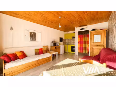 studio cabine avec balcon plein sud à deux pas du village
