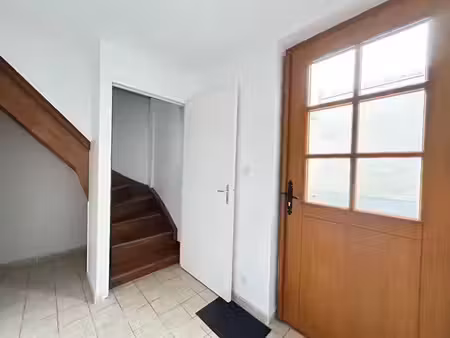 appartement meublé f2 à louer à la ferté saint aubin