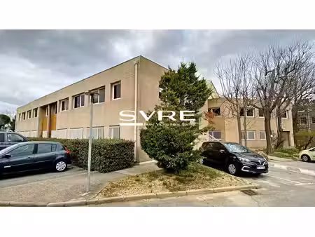 location local professionnel 51m² vitrolles 13127