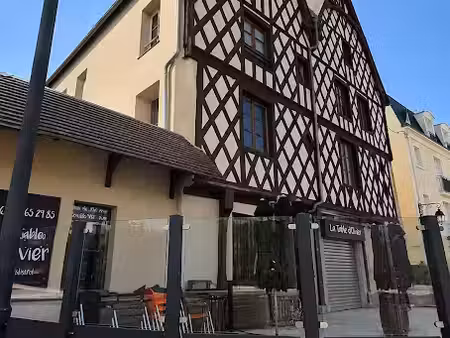 vente locaux professionnels 4 pièces à bourges (18000)  211 000 €