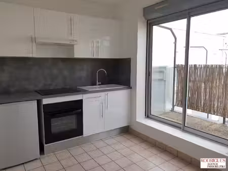location appartement 2 pièces 53m² poitiers 86000