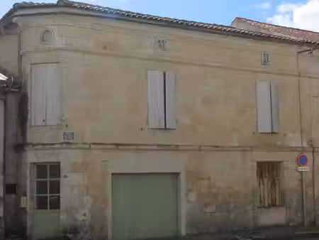 vente maison 7 pièces 217m2 champagnolles 17240 - 106000 € - surface privée