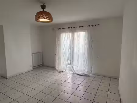 location appartement 3 pièces 83.45 m² à carcassonne (11000)  725 €