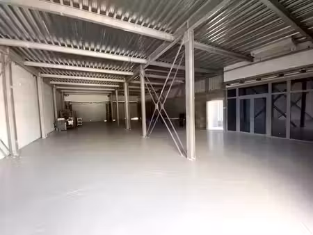 location locaux professionnels 4 pièces 480 m² à baie mahault (97122)  8 640 €