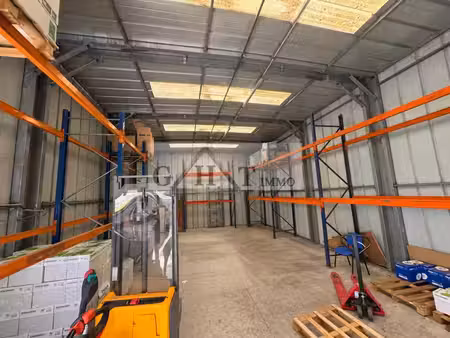 bâtiment indépendant 550 m² à louer – vert-saint-denis