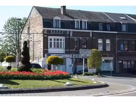 immeuble constitué de 2 entités distinctes