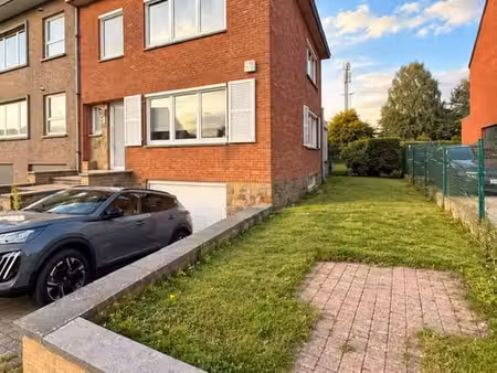 maison 3 façades avec jardin
