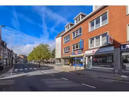 immeuble mixte (commercial et appartements)