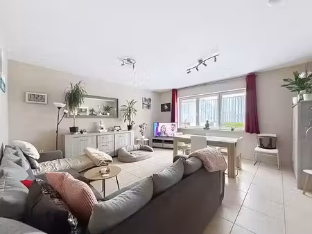 agréable appartement de 2 chambres