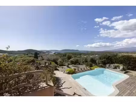 villa de luxe à vendre dans le quartier zone eparse est