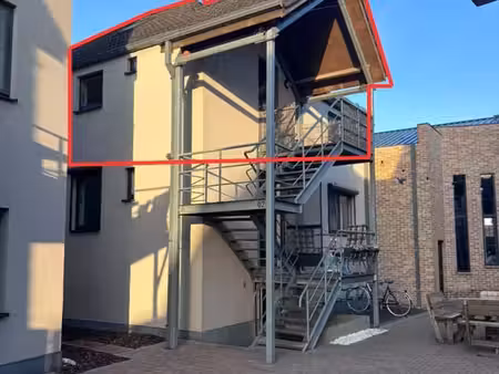 spacieux appartement duplex d'une chambre dans le centre de
