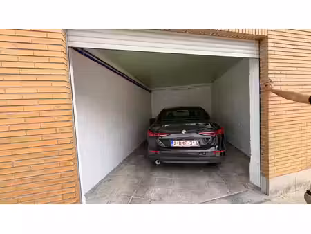 garage fermé à louer à wemmel