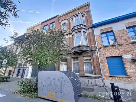 maison à vendre avec potentiel de 7 chambres