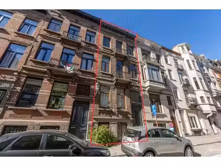 grande maison unifamiliale à rénover