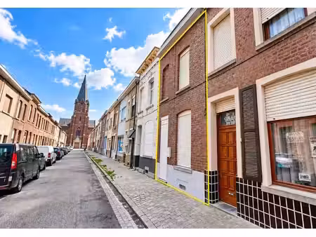 jolie maison de rangée 3 chambres avec cour