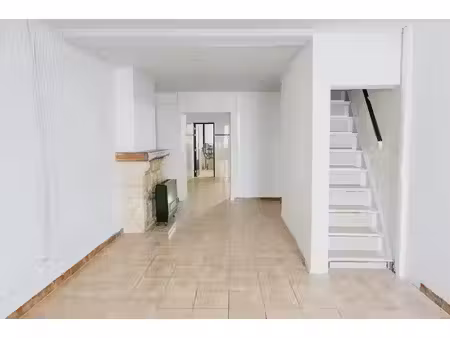 maison pratiquement située