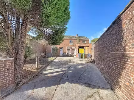 maison 3 chambres à rénover avec entrepôt et jardin !