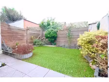 belle maison habitable immédiatement avec espace extérieur!