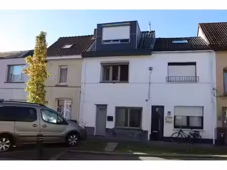 woning met 3 slk en tuin met uitwegenis